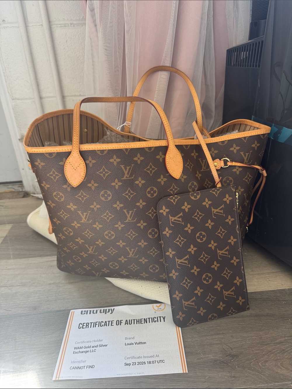 Louis Vuitton Brown Monogram Neverfull GM Canvas Tote with Pouch